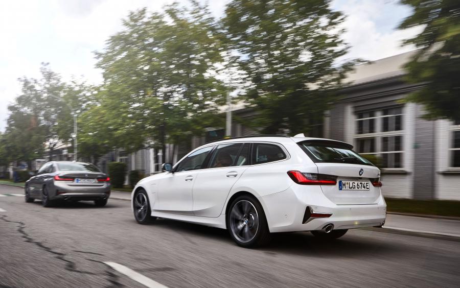  BMW 330e (G20) 2018 года  (WW) (фото 29 из 44)
